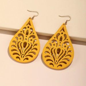 Hollow Out Water Drop Earrings